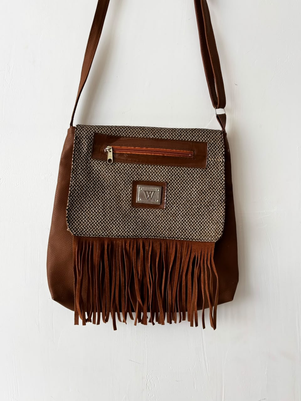 Bolsa marrom com franjas