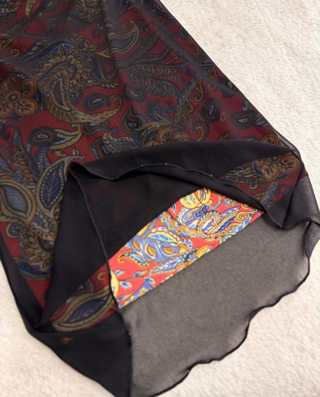 Saia estampada paisley