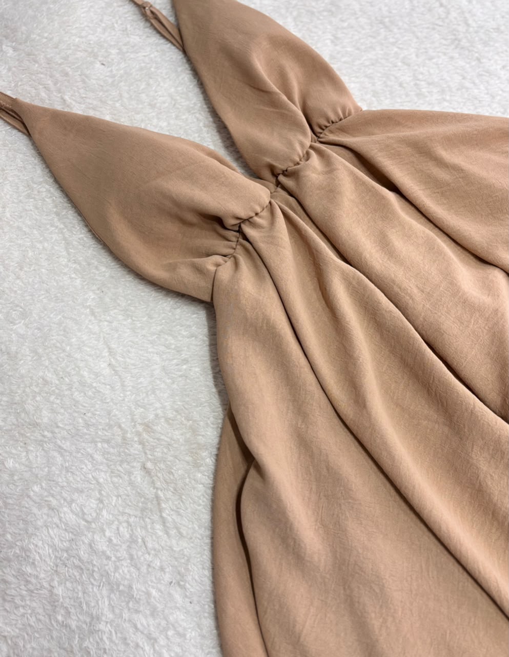 Blusa bege com nó