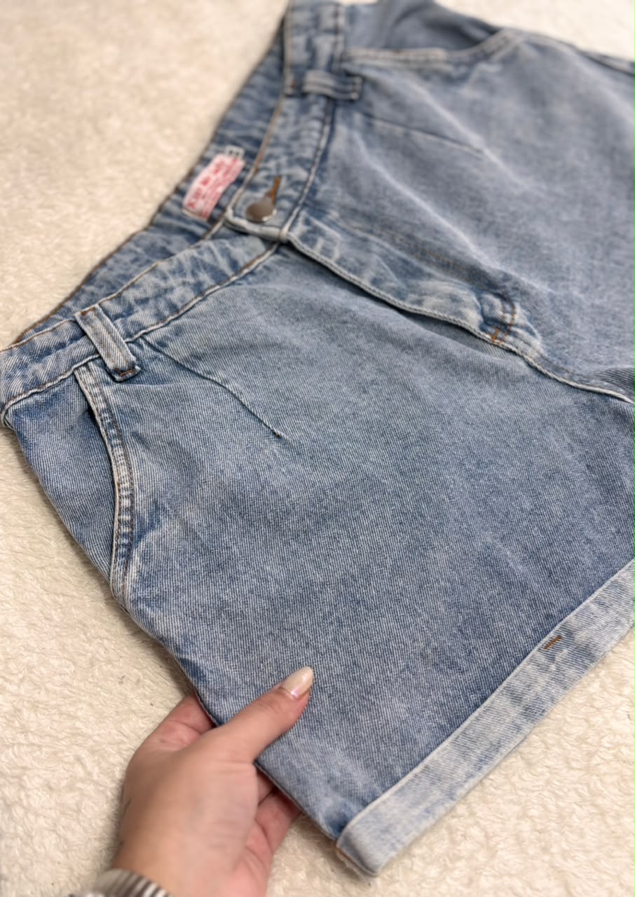 Short jeans cinza