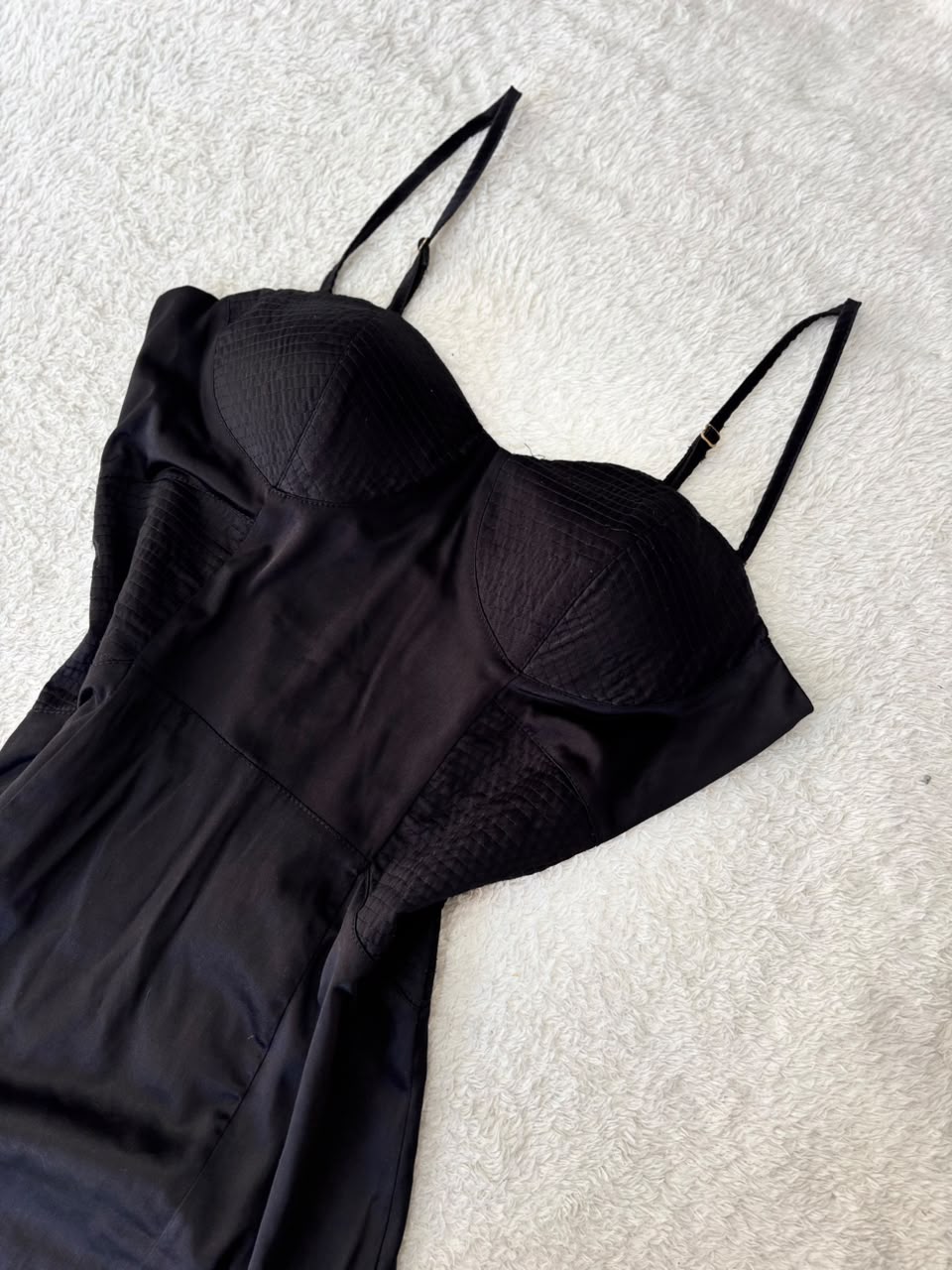 Vestido preto com bojo