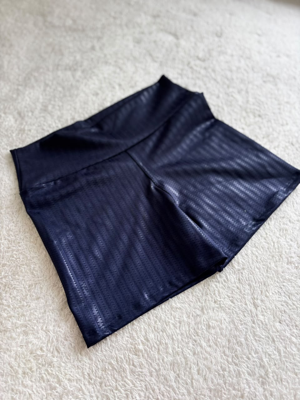 Short azul-marinho canelado